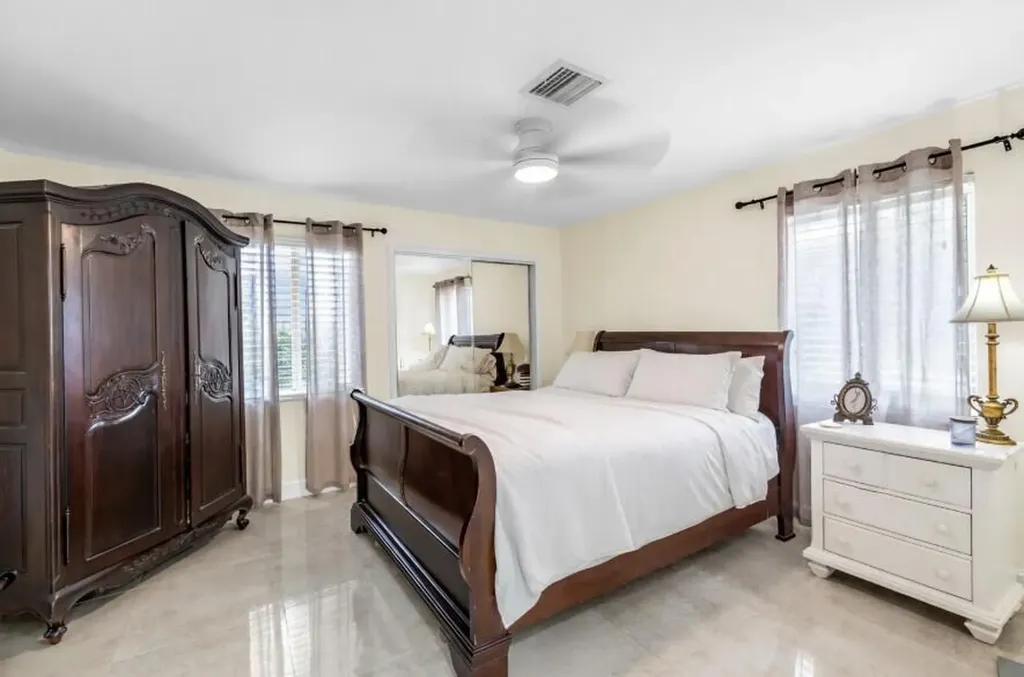 4920 NE 28th Avenue Lighthouse Point FL 33064