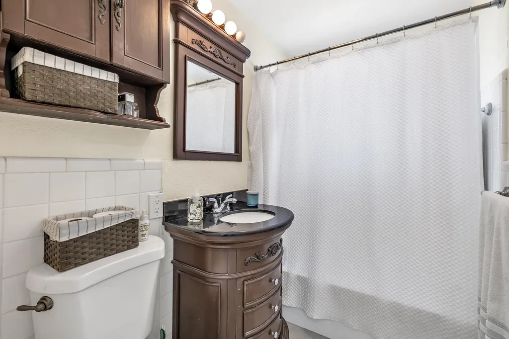 4920 NE 28th Avenue Lighthouse Point FL 33064