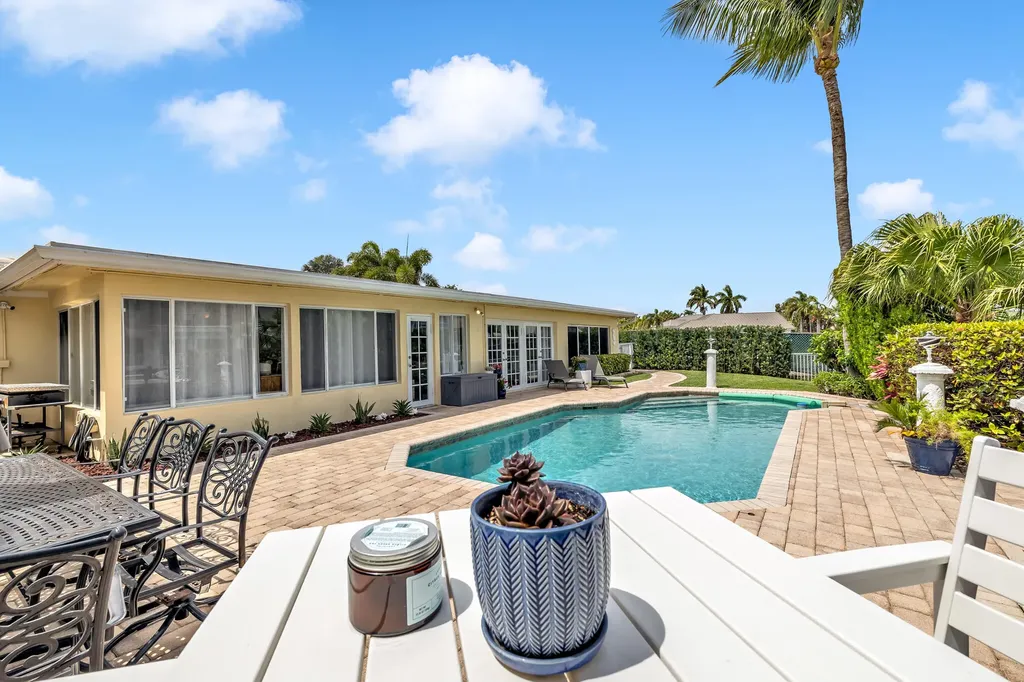 4920 NE 28th Avenue Lighthouse Point FL 33064