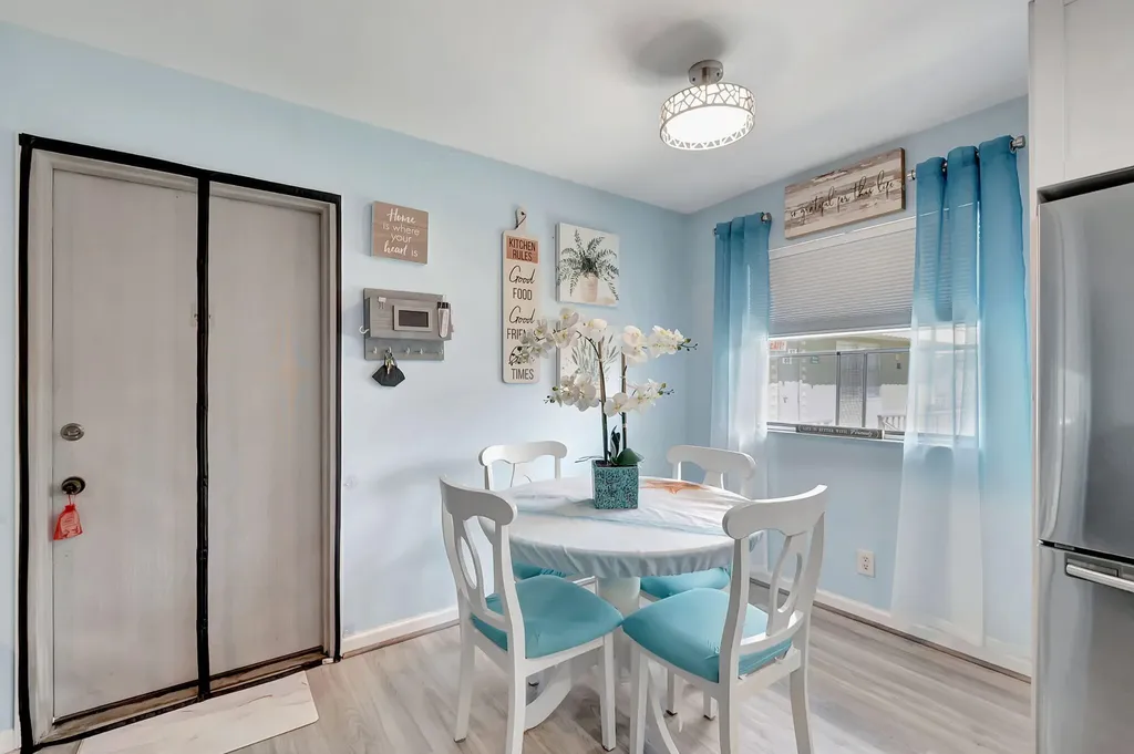89 Flanders Way Delray Beach FL 33484