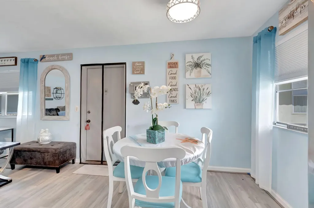 89 Flanders Way Delray Beach FL 33484