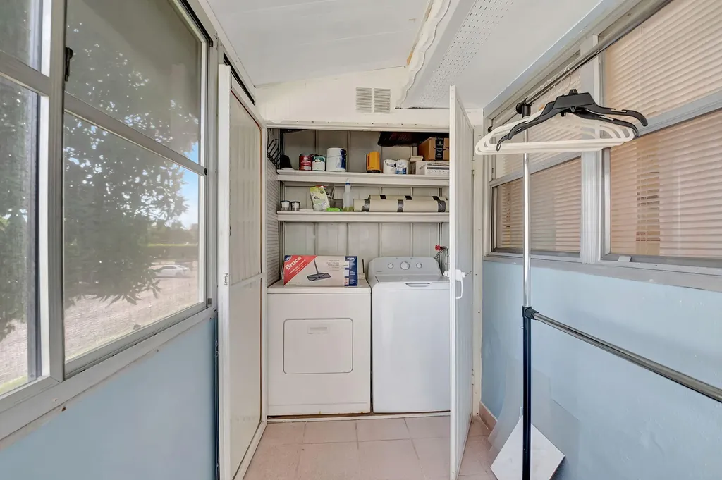 89 Flanders Way Delray Beach FL 33484