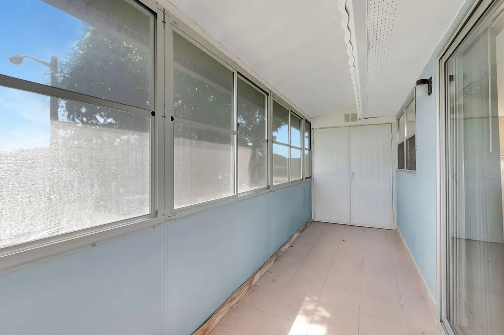 89 Flanders Way Delray Beach FL 33484