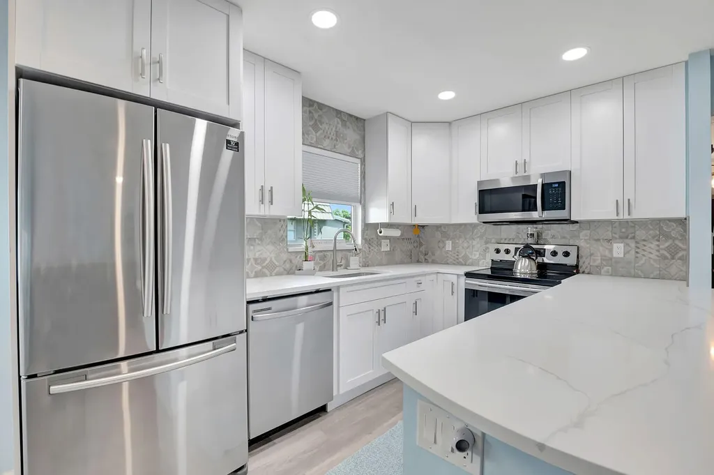 89 Flanders Way Delray Beach FL 33484