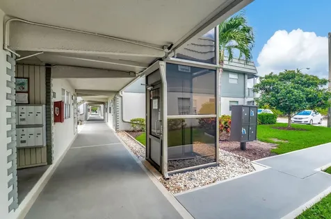 89 Flanders Way Delray Beach FL 33484