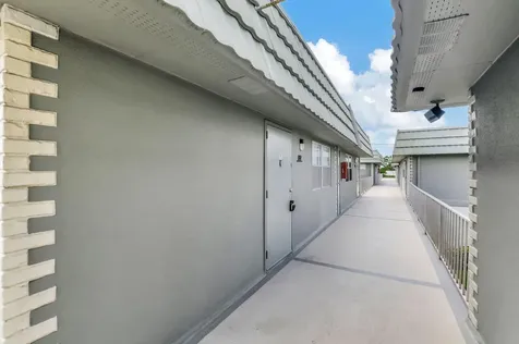 89 Flanders Way Delray Beach FL 33484