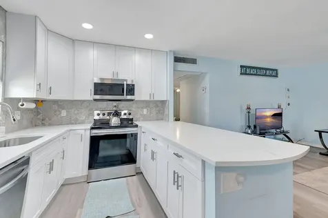 89 Flanders Way Delray Beach FL 33484