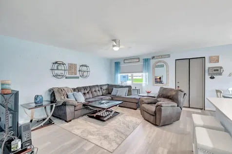 89 Flanders Way Delray Beach FL 33484