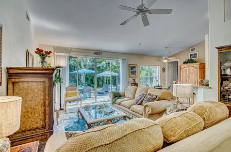 9122 SE Pomona Street Hobe Sound FL 33455