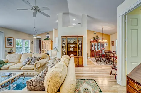 9122 SE Pomona Street Hobe Sound FL 33455