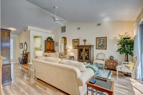 9122 SE Pomona Street Hobe Sound FL 33455