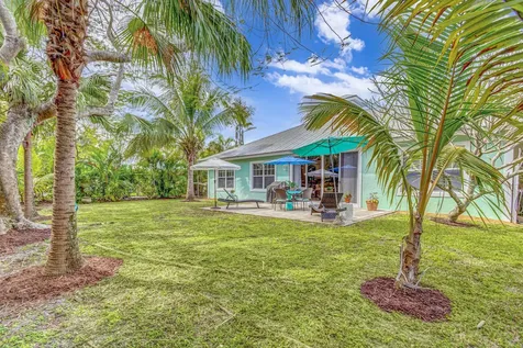 9122 SE Pomona Street Hobe Sound FL 33455