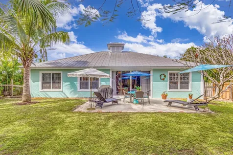 9122 SE Pomona Street Hobe Sound FL 33455