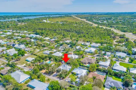 9122 SE Pomona Street Hobe Sound FL 33455