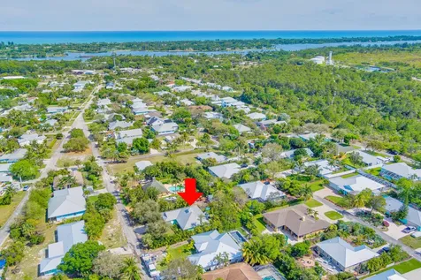 9122 SE Pomona Street Hobe Sound FL 33455