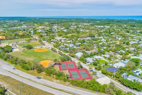 9122 SE Pomona Street Hobe Sound FL 33455