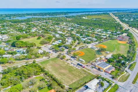 9122 SE Pomona Street Hobe Sound FL 33455