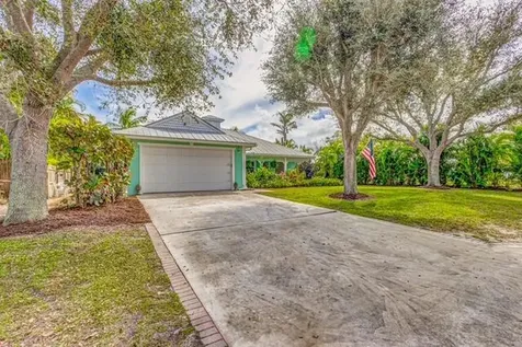 9122 SE Pomona Street Hobe Sound FL 33455