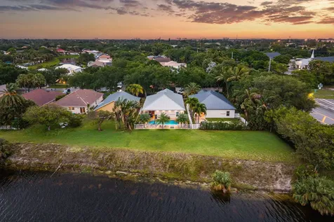 494 Enfield Court Delray Beach FL 33444