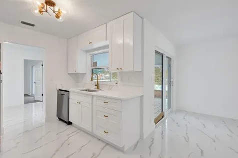 6606 NW 95th Avenue Tamarac FL 33321