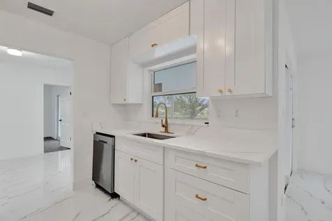 6606 NW 95th Avenue Tamarac FL 33321