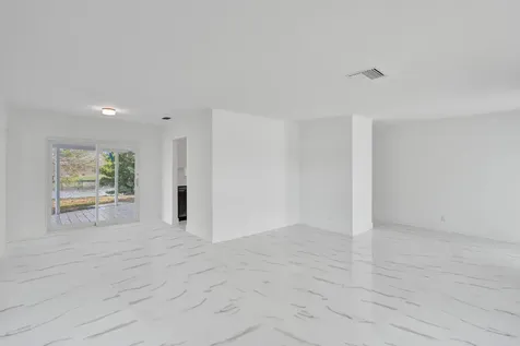 6606 NW 95th Avenue Tamarac FL 33321