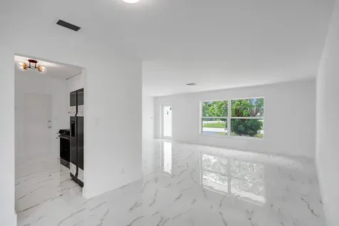 6606 NW 95th Avenue Tamarac FL 33321