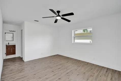 6606 NW 95th Avenue Tamarac FL 33321