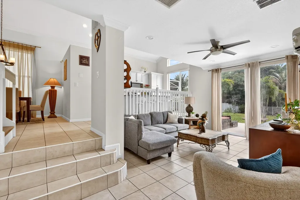 1572 Briar Oak Drive Royal Palm Beach FL 33411