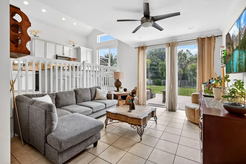 1572 Briar Oak Drive Royal Palm Beach FL 33411
