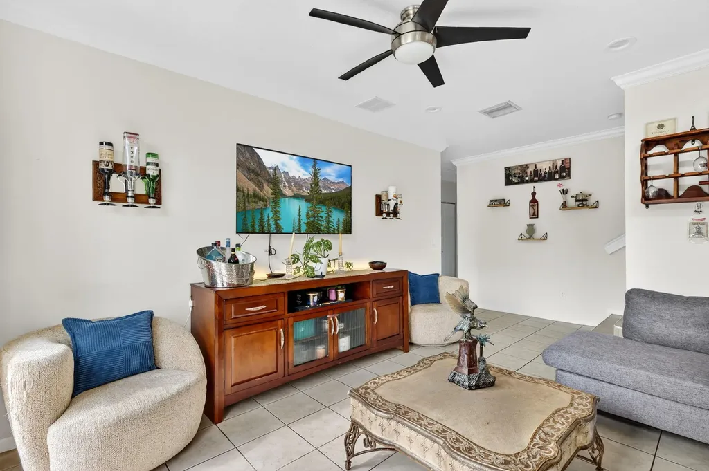 1572 Briar Oak Drive Royal Palm Beach FL 33411