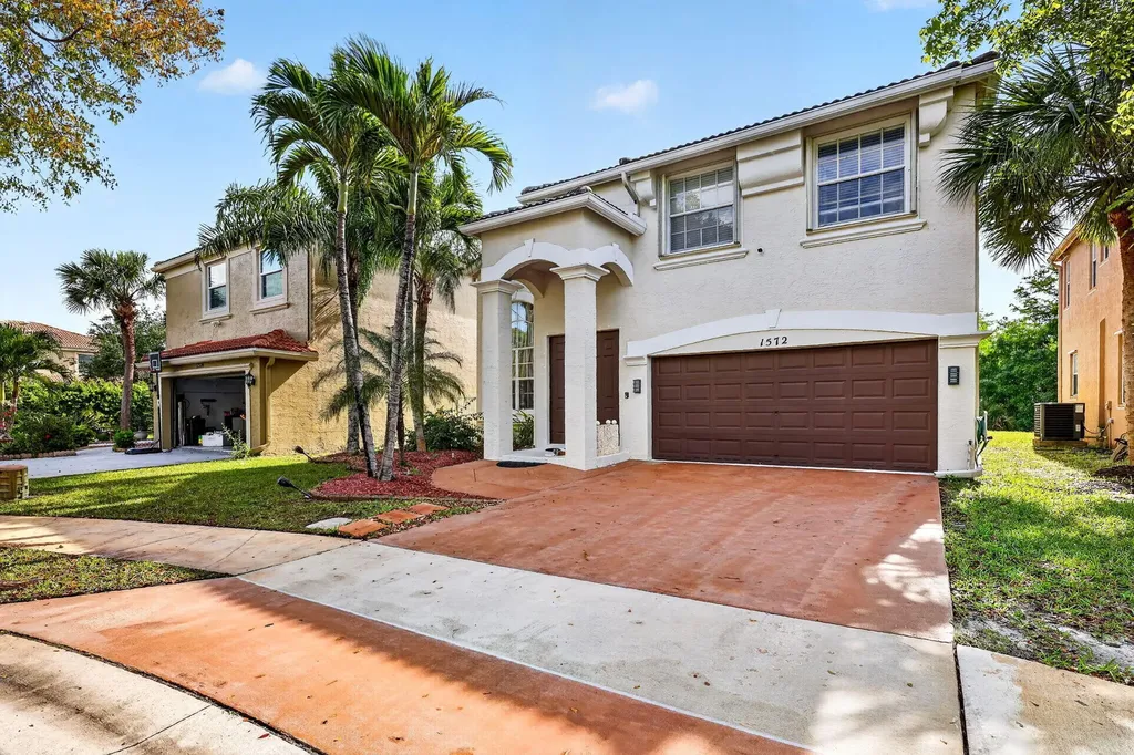1572 Briar Oak Drive Royal Palm Beach FL 33411