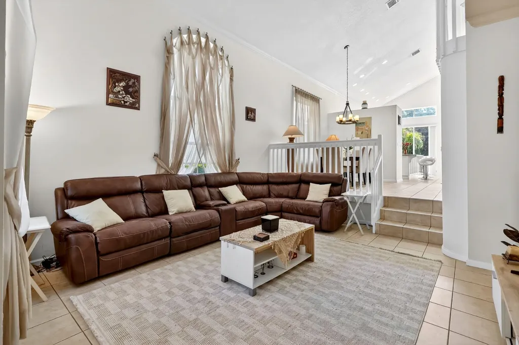 1572 Briar Oak Drive Royal Palm Beach FL 33411
