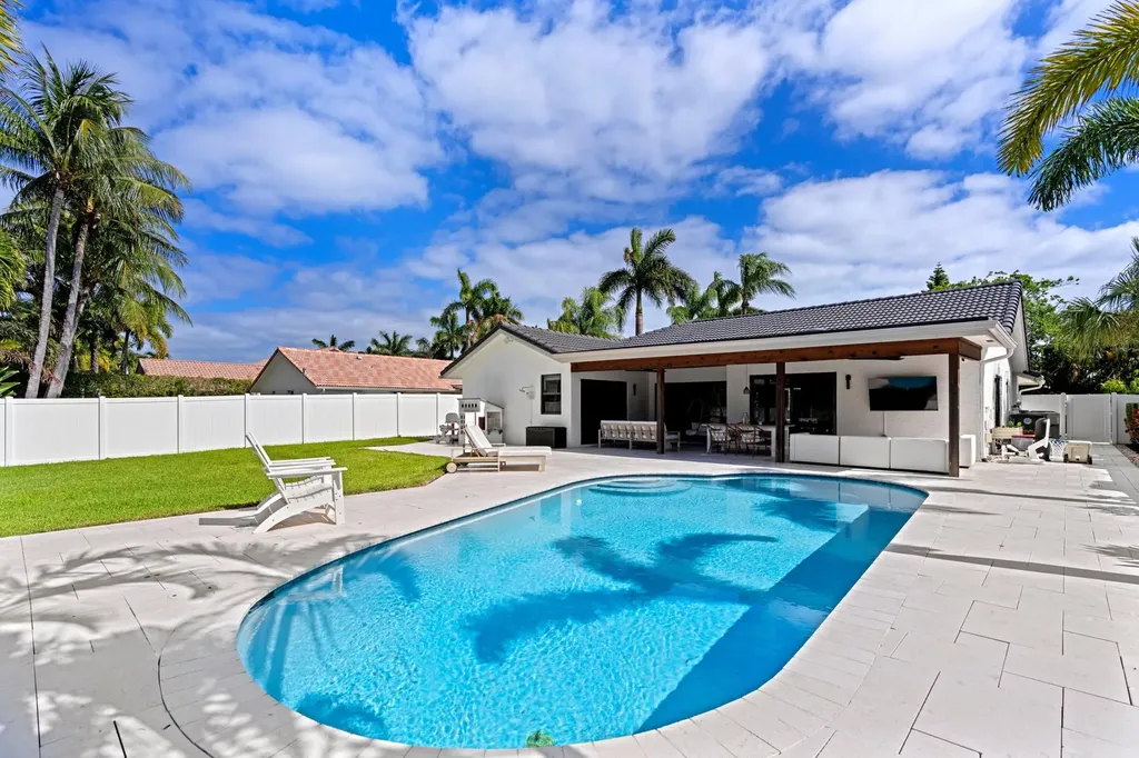 391 S Country Club Boulevard Boca Raton FL 33487