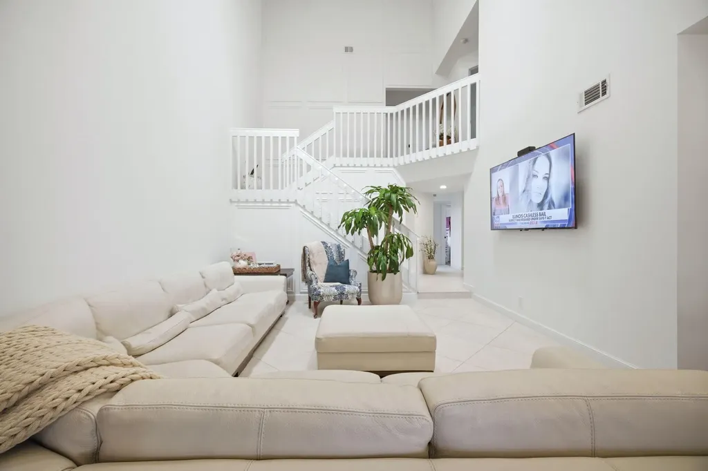 7798 La Mirada Drive Boca Raton FL 33433