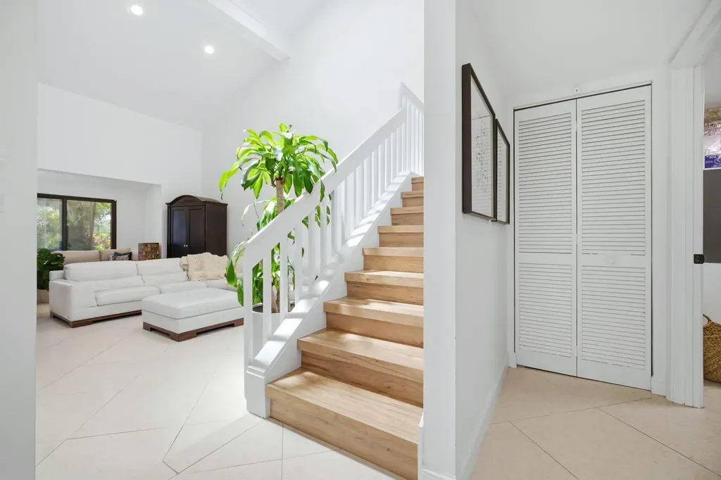 7798 La Mirada Drive Boca Raton FL 33433