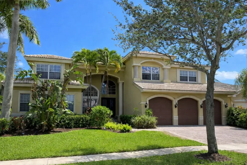 19234 S Creekshore Court Boca Raton FL 33498