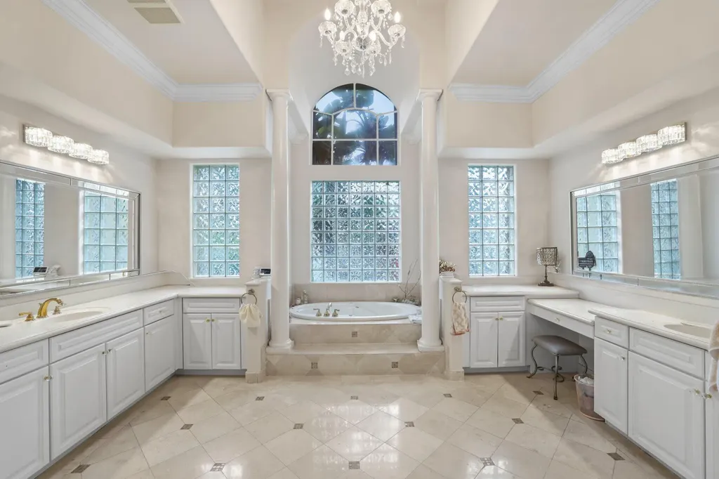 19234 S Creekshore Court Boca Raton FL 33498