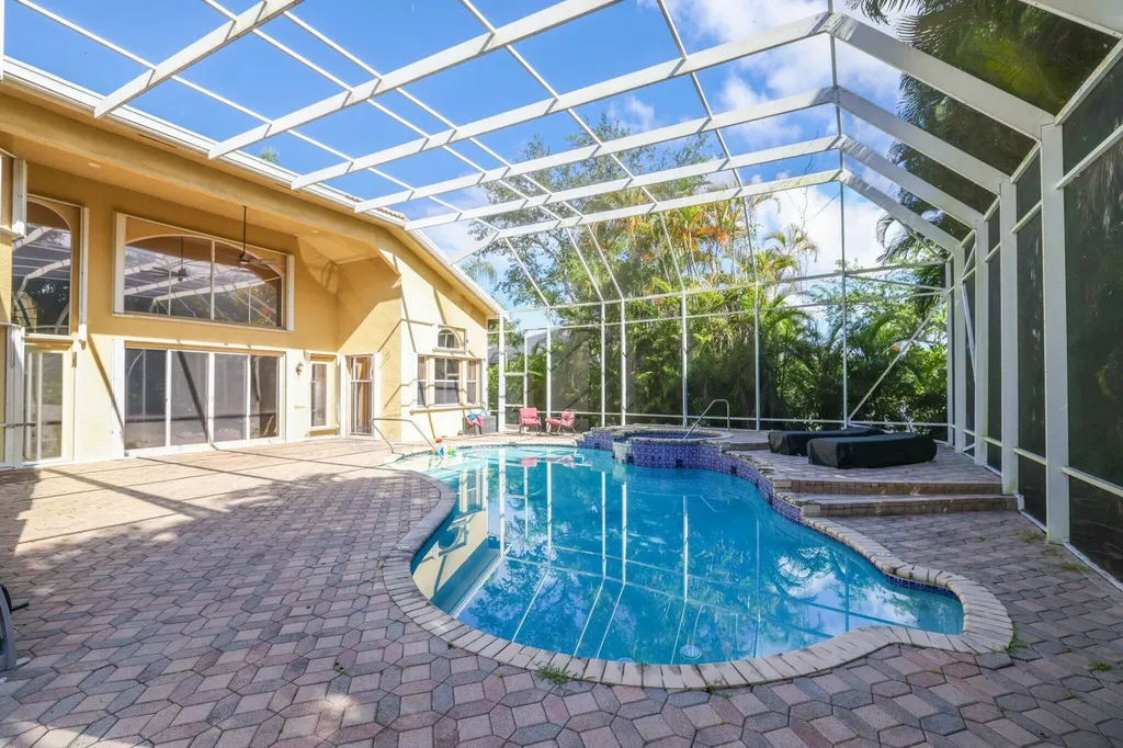 19234 S Creekshore Court Boca Raton FL 33498