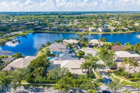19234 S Creekshore Court Boca Raton FL 33498