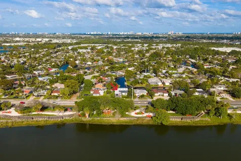 3470 NW 21st Avenue Oakland Park FL 33309