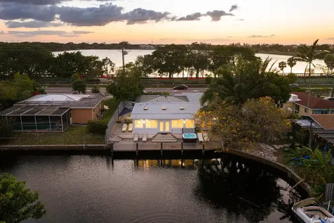 3470 NW 21st Avenue Oakland Park FL 33309