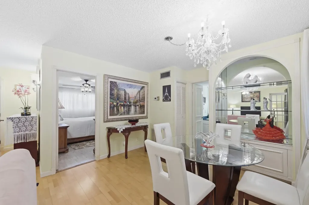 112 Lake Anne Drive West Palm Beach FL 33411