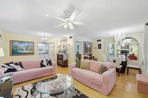112 Lake Anne Drive West Palm Beach FL 33411