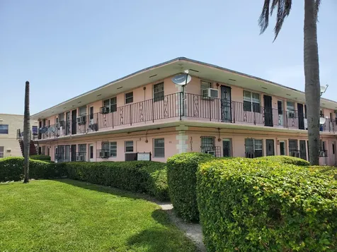 3015 NW 8th Avenue Miami FL 33127