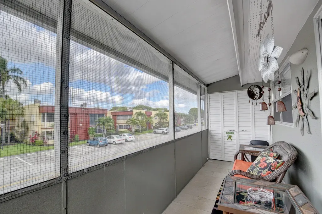 661 Flanders N Delray Beach FL 33484