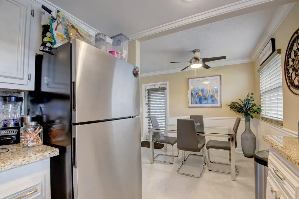 661 Flanders N Delray Beach FL 33484