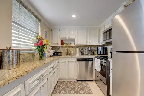 661 Flanders N Delray Beach FL 33484