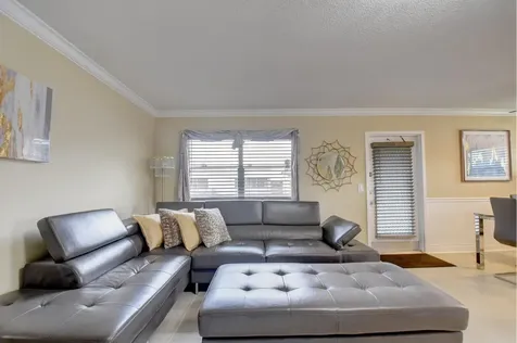 661 Flanders N Delray Beach FL 33484