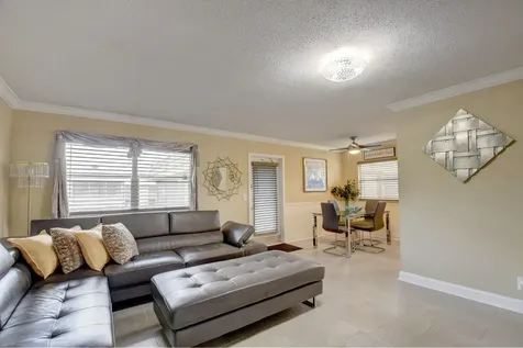 661 Flanders N Delray Beach FL 33484